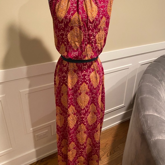 Maxi Dress with a Cute Pattern - Picture 5 of 9